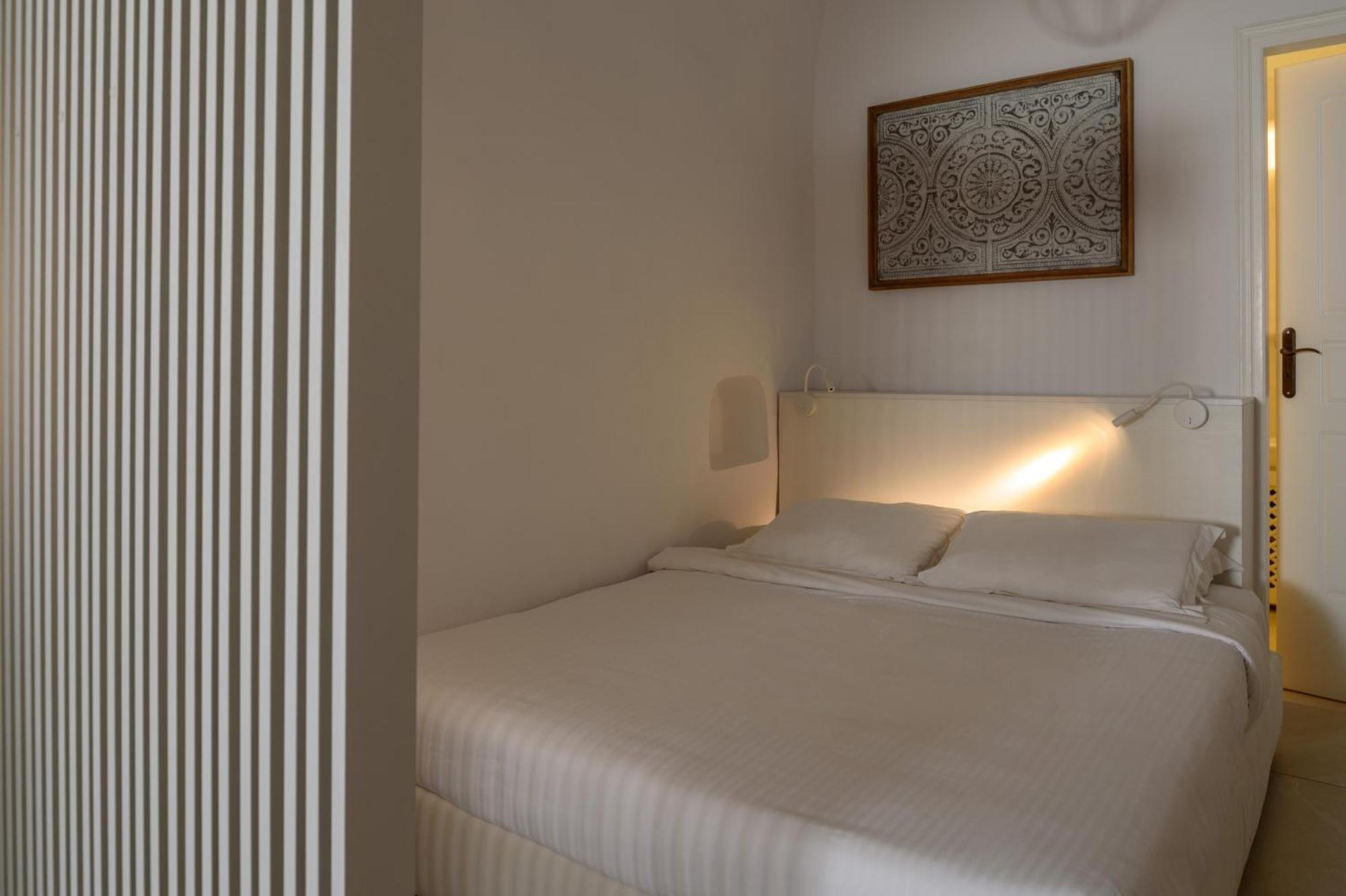 Kamares Apartments (Adults Only) Fira  Ngoại thất bức ảnh