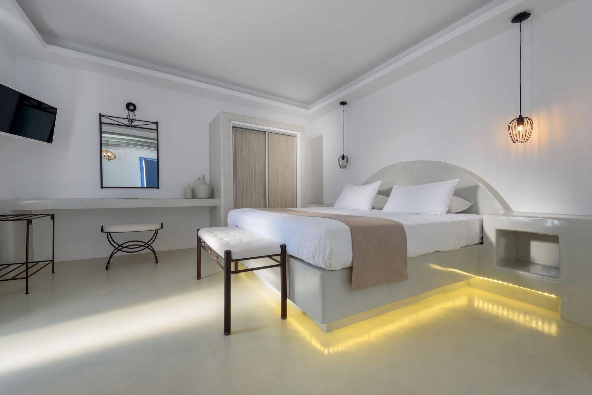 Kamares Apartments (Adults Only) Fira  Ngoại thất bức ảnh